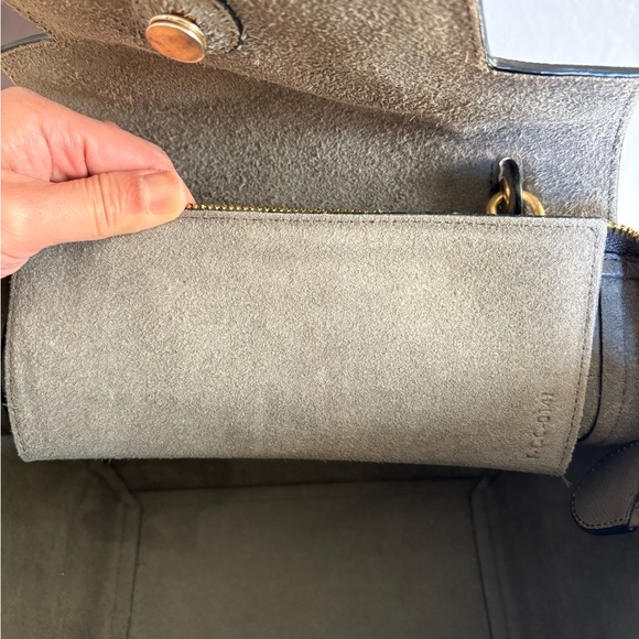 Elegant Gray Women's Handbag - Picture 6 of 13